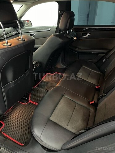 Mercedes E 220 d-6