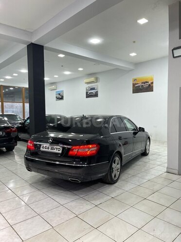 Mercedes E 220 d-12