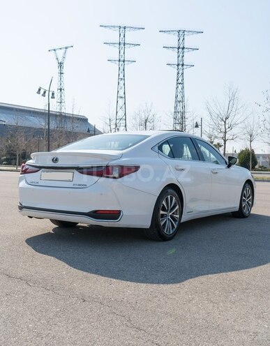 Lexus ES 300h 2021, 122,000 km - 2.5 l - Bakı