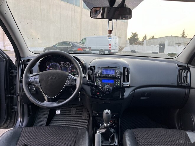 Hyundai i30 2011, 334,200 km - 1.6 л - Bakı