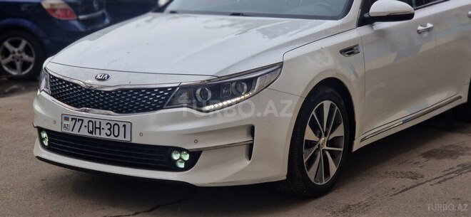 Kia K5-4