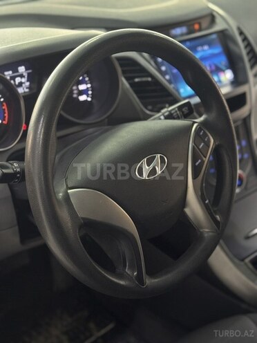 Hyundai Elantra 2015, 136,100 km - 1.8 л - Sumqayıt