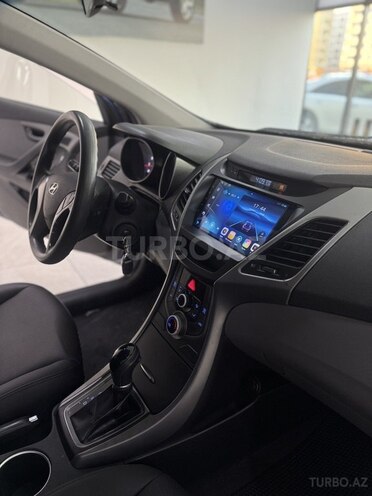 Hyundai Elantra 2015, 136,100 km - 1.8 л - Sumqayıt