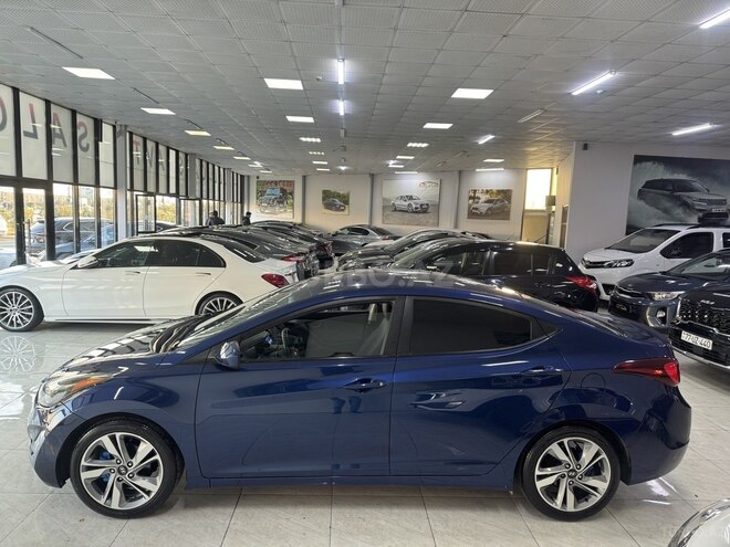 Hyundai Elantra 2015, 136,100 km - 1.8 л - Sumqayıt