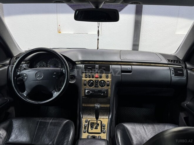 Mercedes E 240 1999, 400,000 km - 2.4 л - Sumqayıt