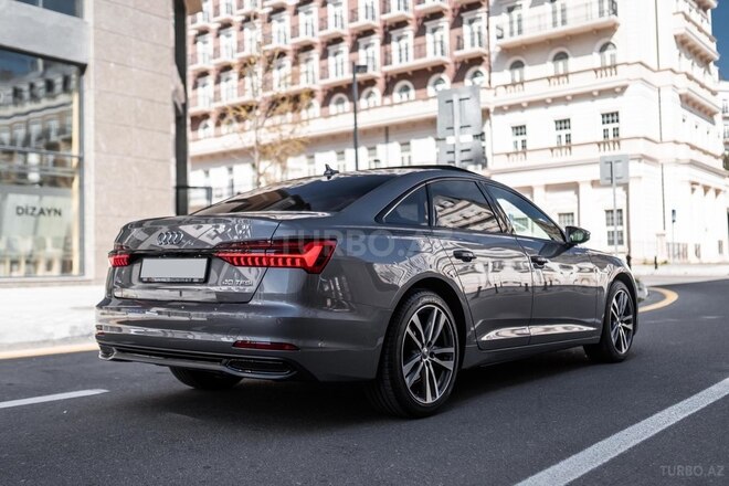 Audi A6-4