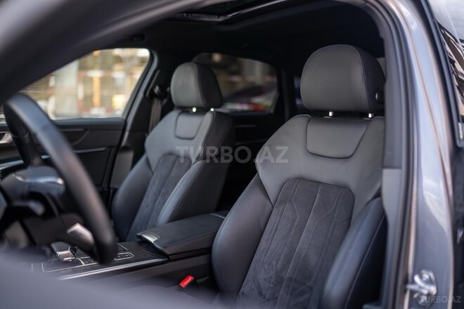 Audi A6-11