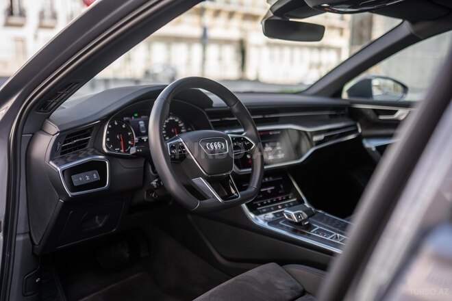 Audi A6-10