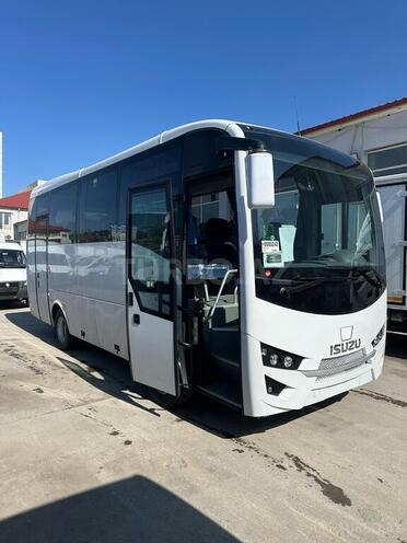 Isuzu Novo E5-15