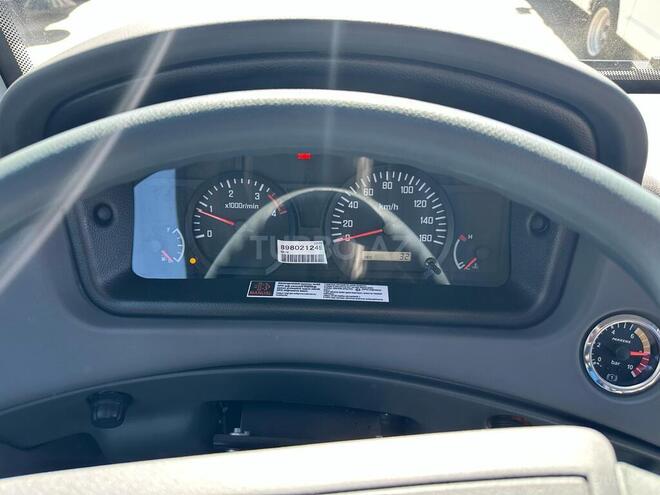 Isuzu Novo E5-12