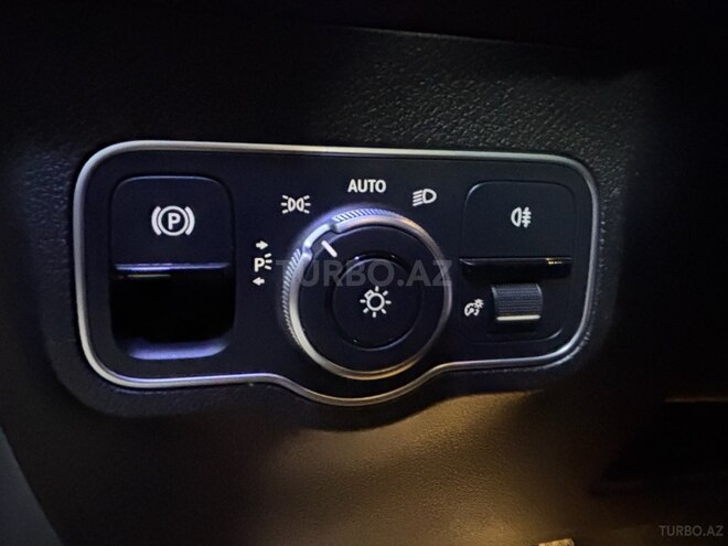 Mercedes EQB 300 4MATIC-12