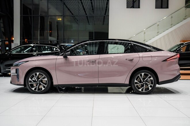 Geely Galaxy L6-6