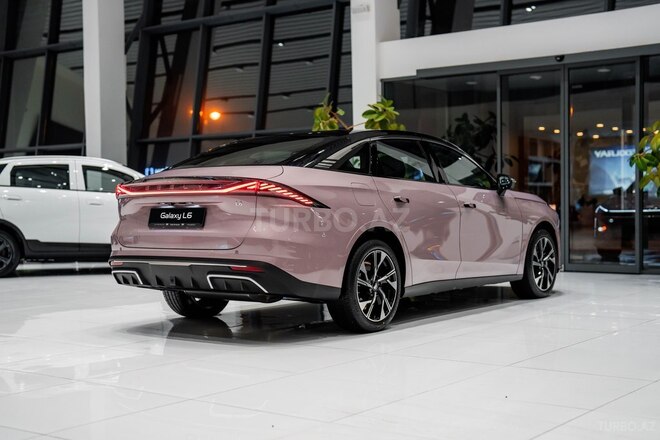 Geely Galaxy L6-10