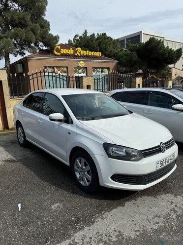 Volkswagen Polo 2013, 159,000 km - 1.6 l - Bakı