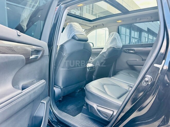 Toyota Highlander-12