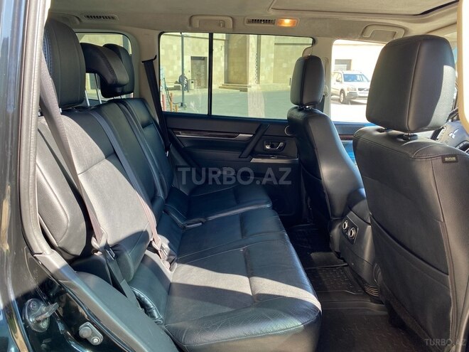 Mitsubishi Pajero-17