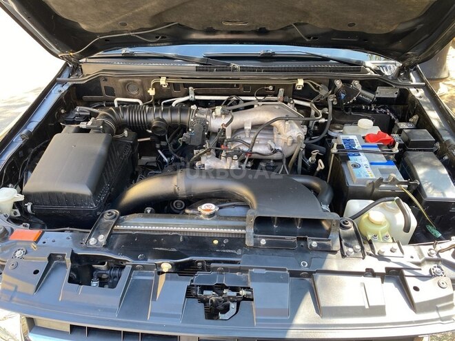 Mitsubishi Pajero-11