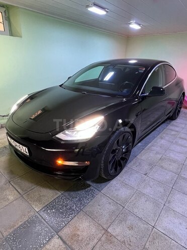 Tesla Model 3-2