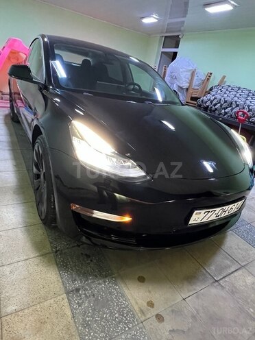 Tesla Model 3-3