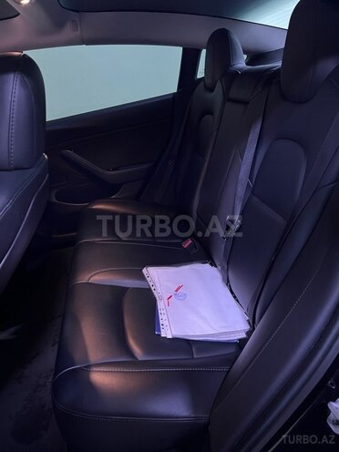 Tesla Model 3-11