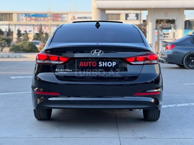 Hyundai Elantra-6