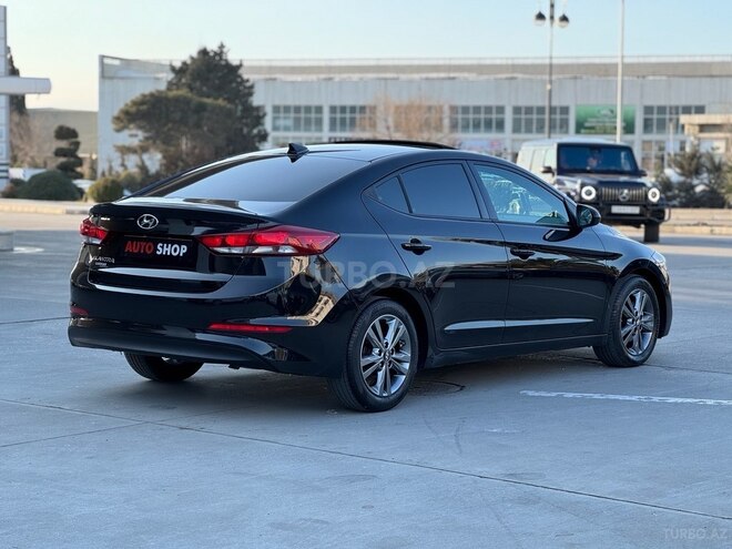 Hyundai Elantra-4