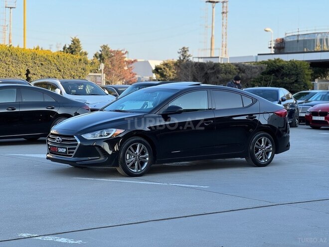 Hyundai Elantra-11