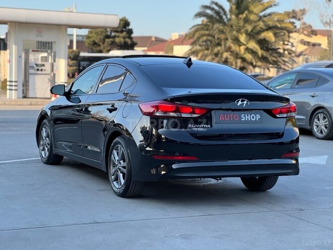 Hyundai Elantra-7