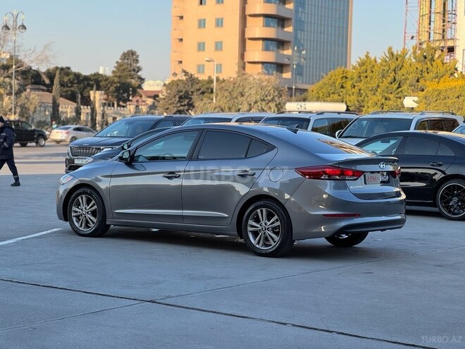 Hyundai Elantra 2018, 81,000 km - 2.0 l - Bakı