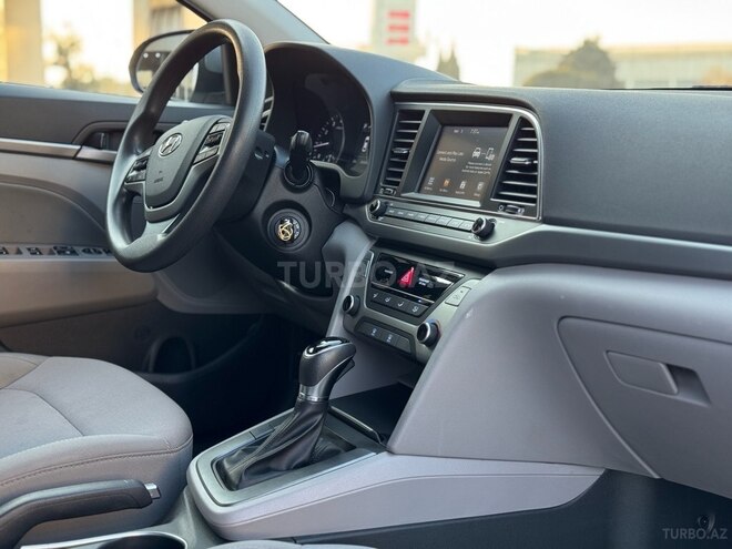 Hyundai Elantra 2018, 81,000 km - 2.0 l - Bakı