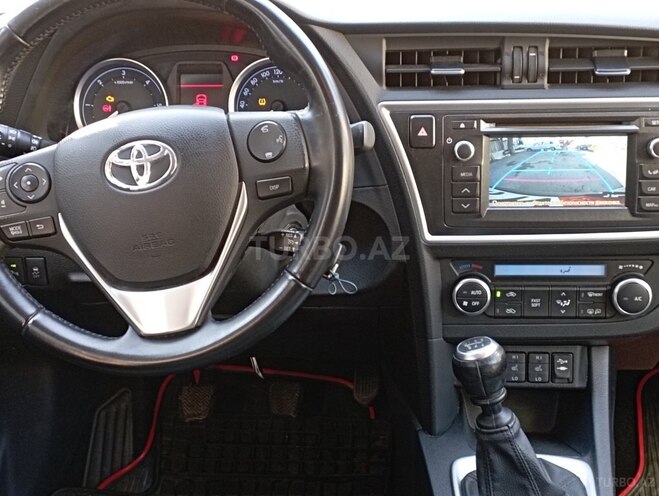 Toyota Auris 2014, 198,000 km - 1.4 l - Bakı