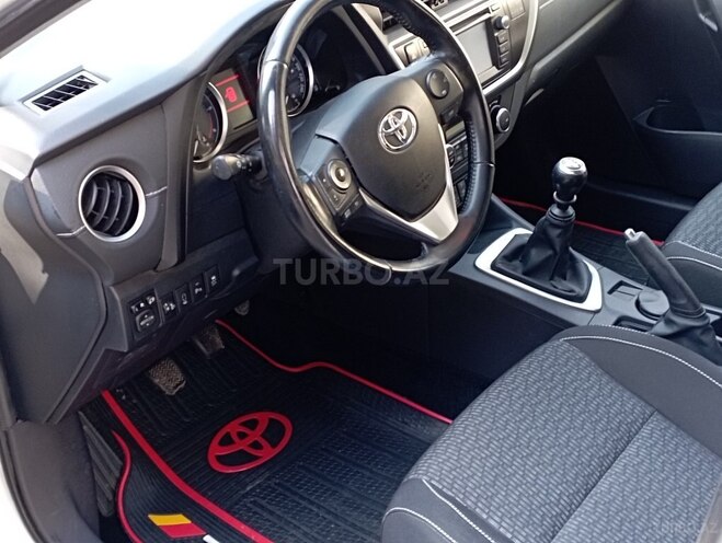 Toyota Auris 2014, 198,000 km - 1.4 l - Bakı