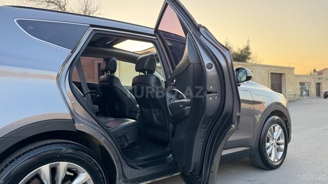 Hyundai Santa Fe-13