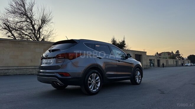 Hyundai Santa Fe-18