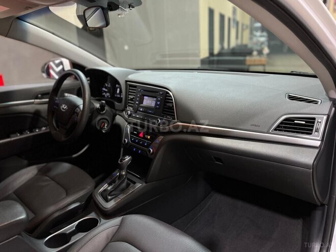 Hyundai Avante 2016, 140,000 km - 1.6 л - Sumqayıt
