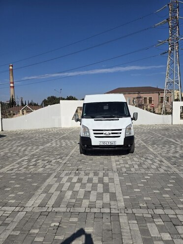 Ford Transit-21
