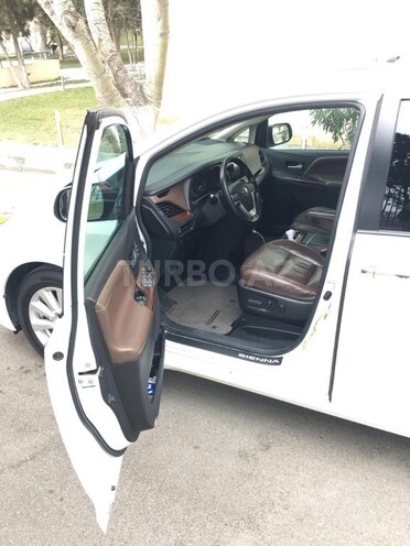 Toyota Sienna 2017, 95,000 km - 3.5 l - Bakı