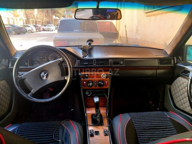 Mercedes E 300 d 1991, 318,520 km - 3.0 л - Bakı