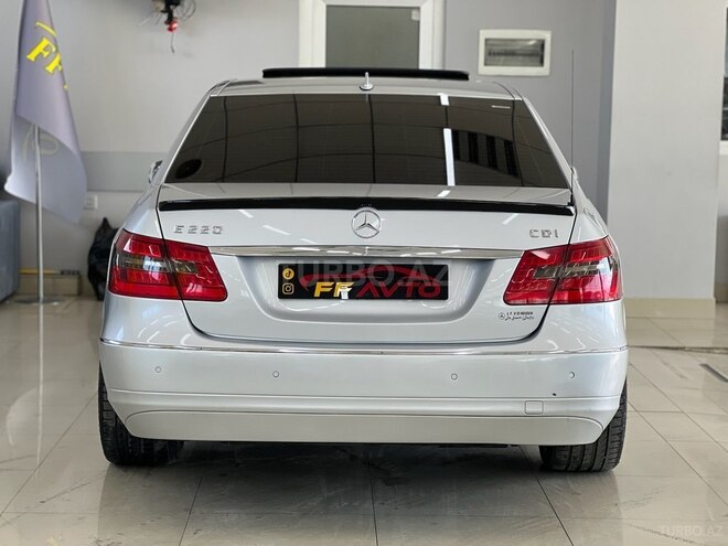 Mercedes E 220 d-7