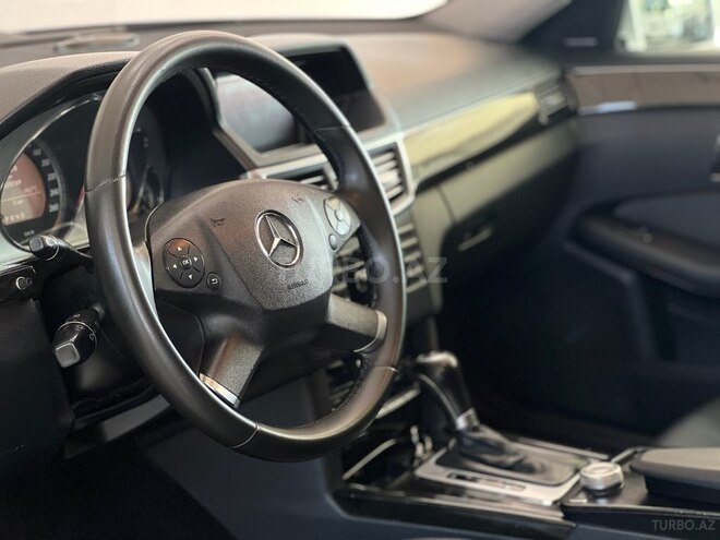 Mercedes E 220 d-9