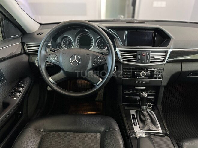 Mercedes E 220 d-13