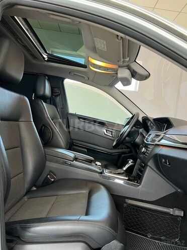 Mercedes E 220 d-11