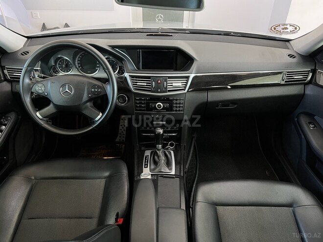 Mercedes E 220 d-12