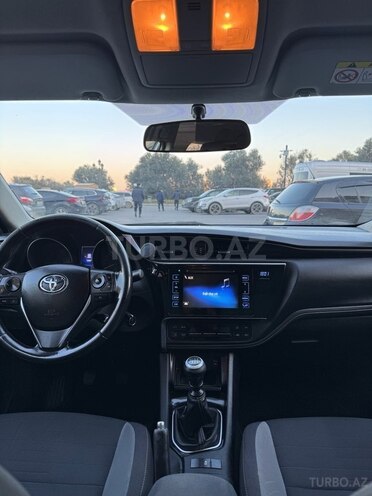 Toyota Auris 2015, 230,000 km - 1.4 l - Bakı