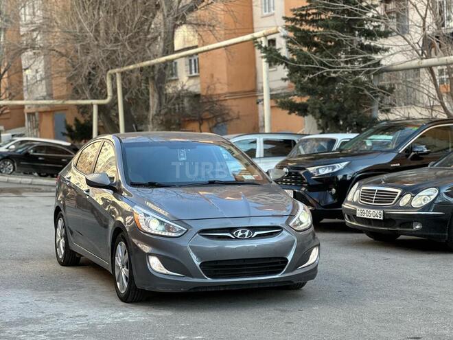Hyundai Accent-2