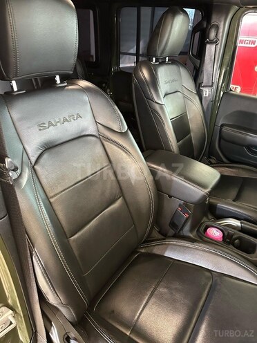 Jeep Wrangler-11
