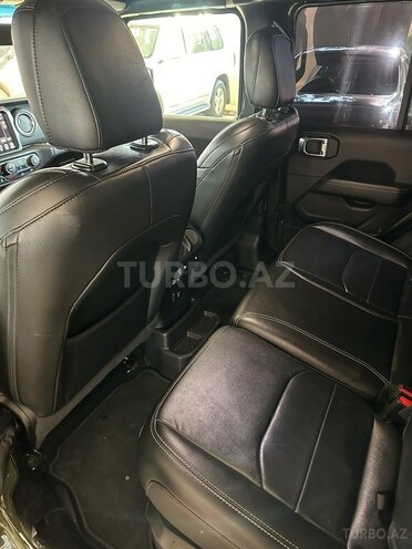 Jeep Wrangler-13