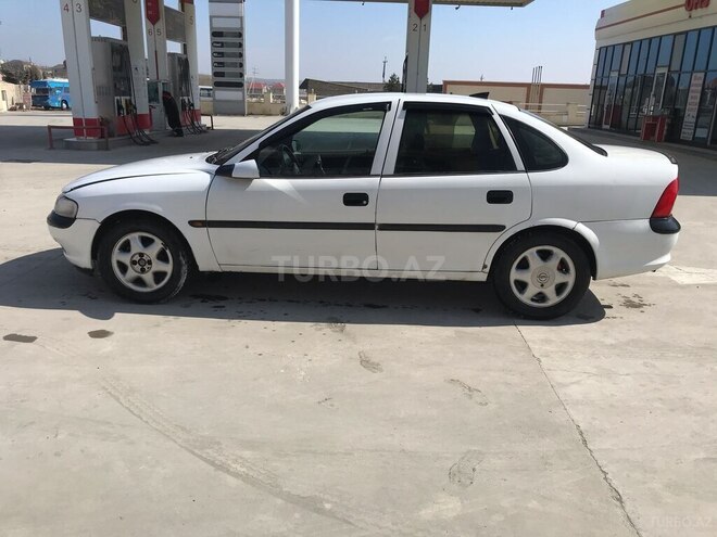 Opel Vectra-4
