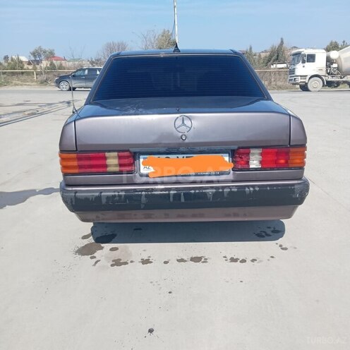 Mercedes 190-5