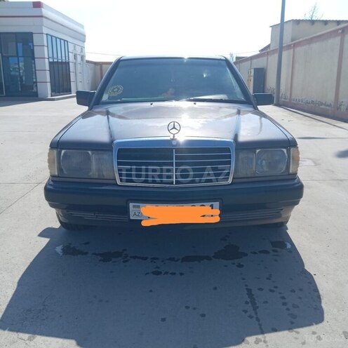 Mercedes 190-1